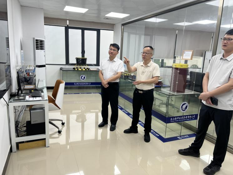 市濱海投資集團(tuán)公司黨委副書記、總經(jīng)理梁亮帶隊(duì)赴臺(tái)山海洋發(fā)展集團(tuán)考察調(diào)研