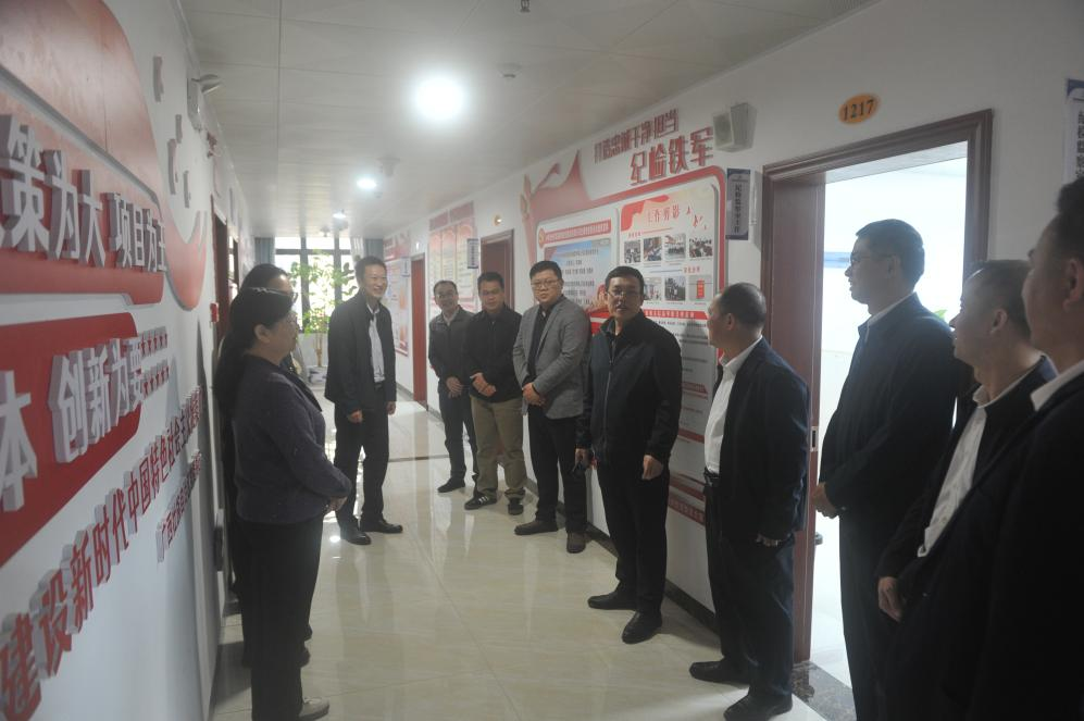 暖心關(guān)懷鼓干勁 策馬奮進(jìn)啟新程